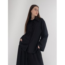 Черная рубашка с акцентными манжетами